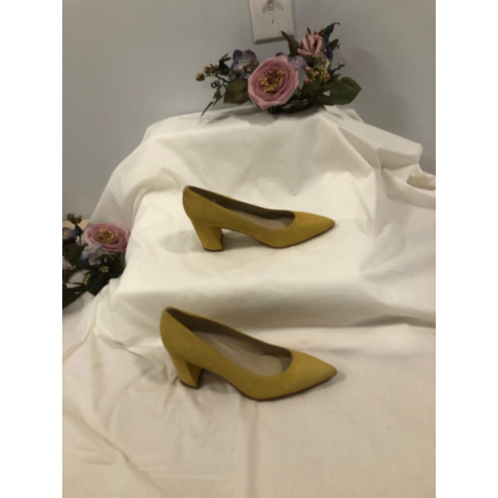 Marc Fisher Heels Women 6M Yellow Suede Block Heel Pointed Toe Dress Shoes